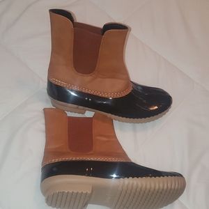 New Women's Rainboots Sz 7.5